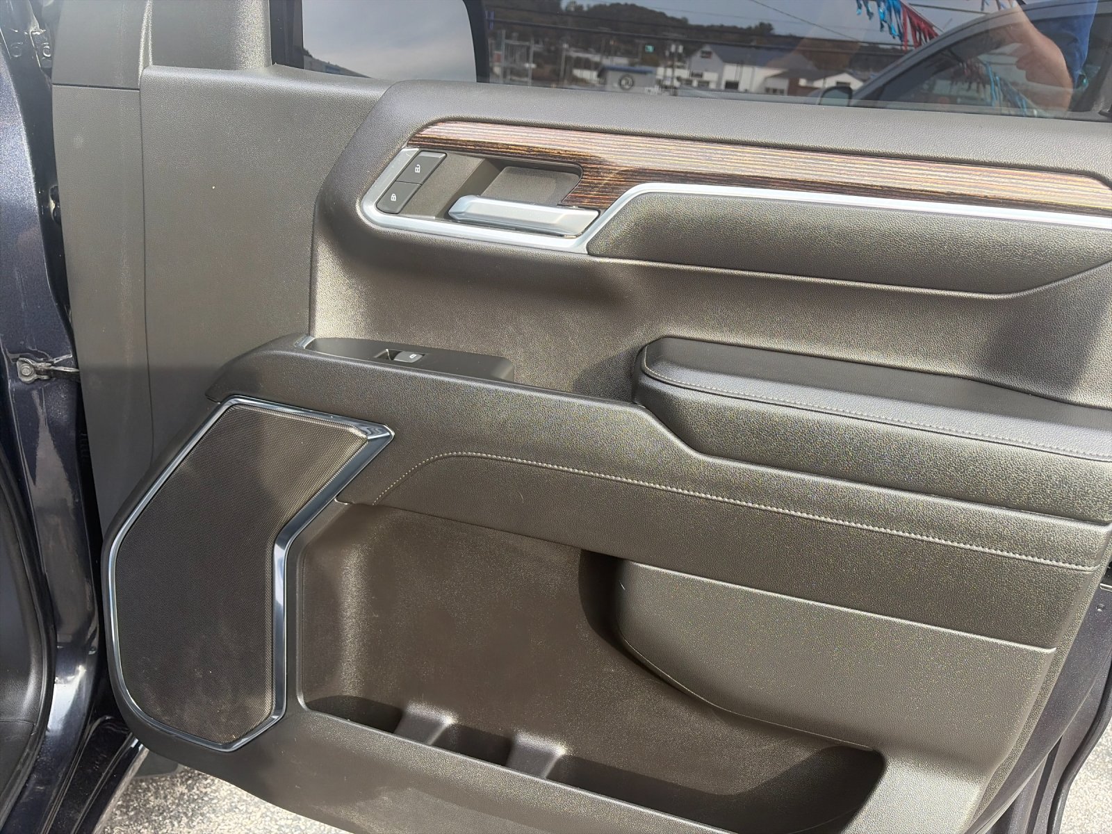 Used 2023 Titanium GMC Elevation image 20