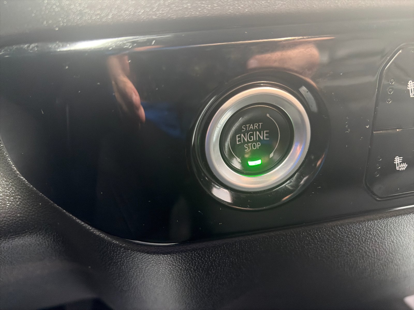 Used 2023 Titanium GMC Elevation image 27