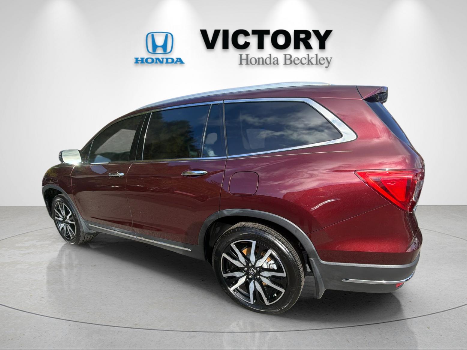Used 2022 Deep Scarlet Pearl Honda Elite image 3
