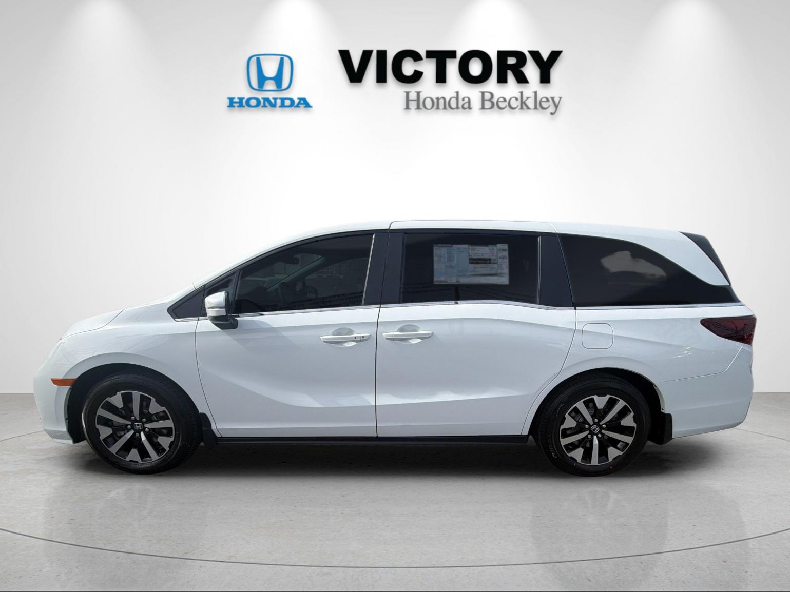 New 2026 Platinum White Pearl Honda EX-L image 2