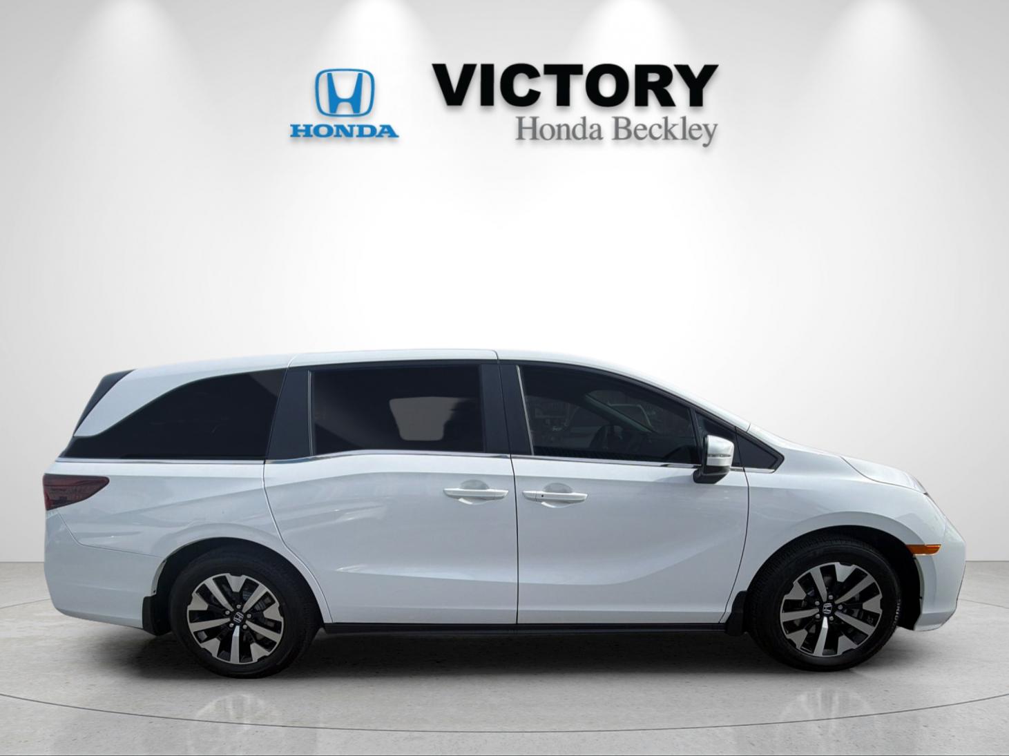 New 2026 Platinum White Pearl Honda EX-L image 6