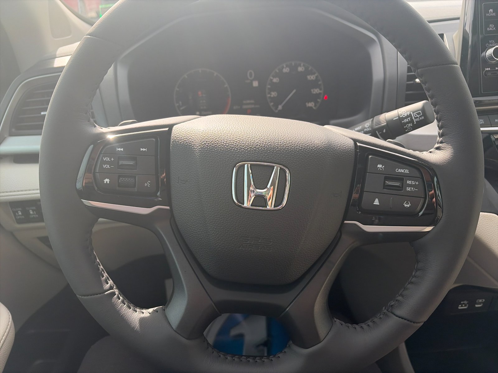 New 2026 Platinum White Pearl Honda EX-L image 28