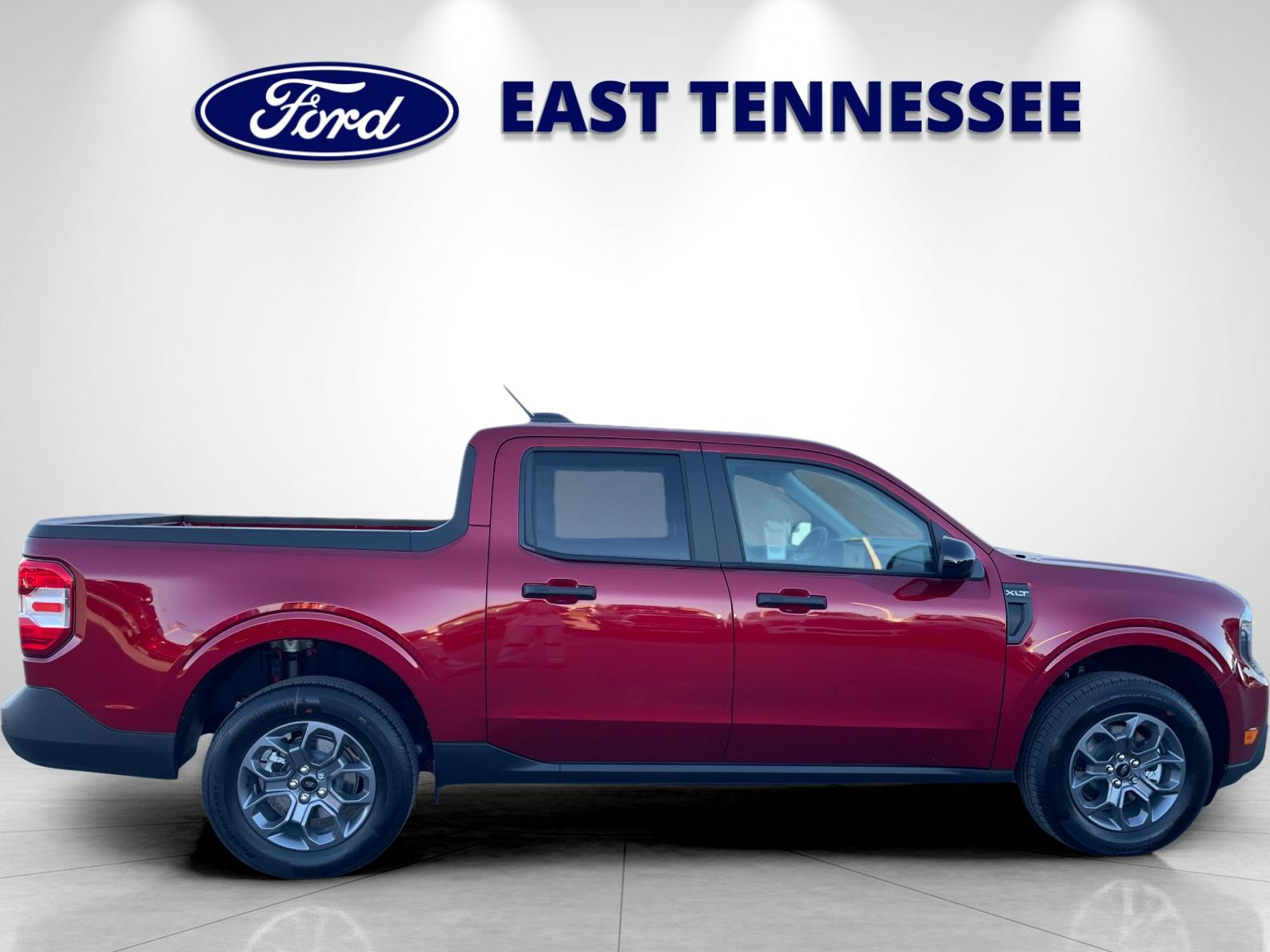 New 2026 Ruby Red Metallic Tinted Clearcoat Ford XLT image 2