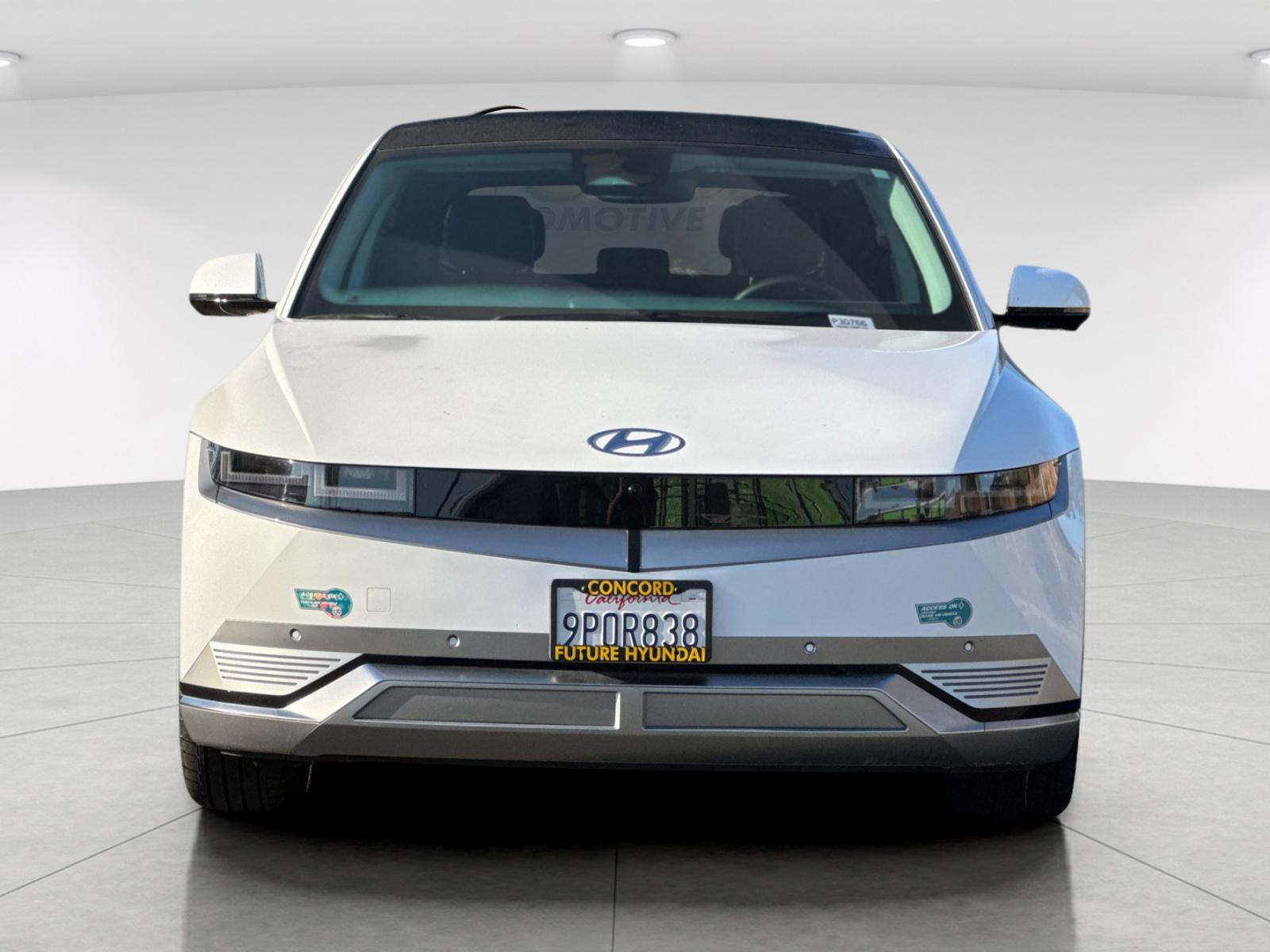 Used 2024 White Hyundai Limited image 8
