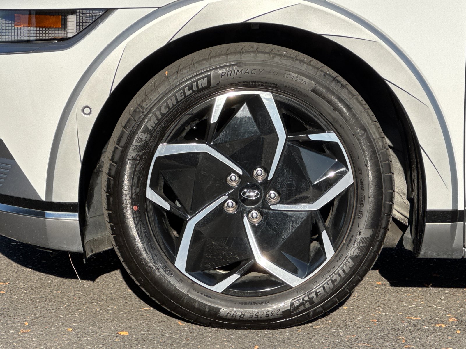 Used 2024 White Hyundai Limited image 25