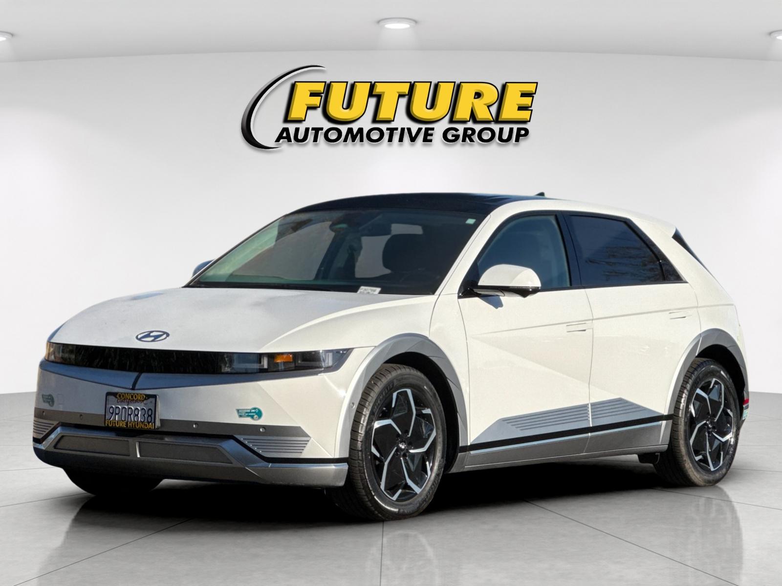 Used 2024 White Hyundai Limited image 7