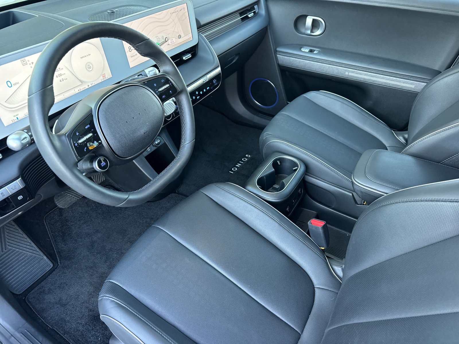 Used 2024 White Hyundai Limited image 9