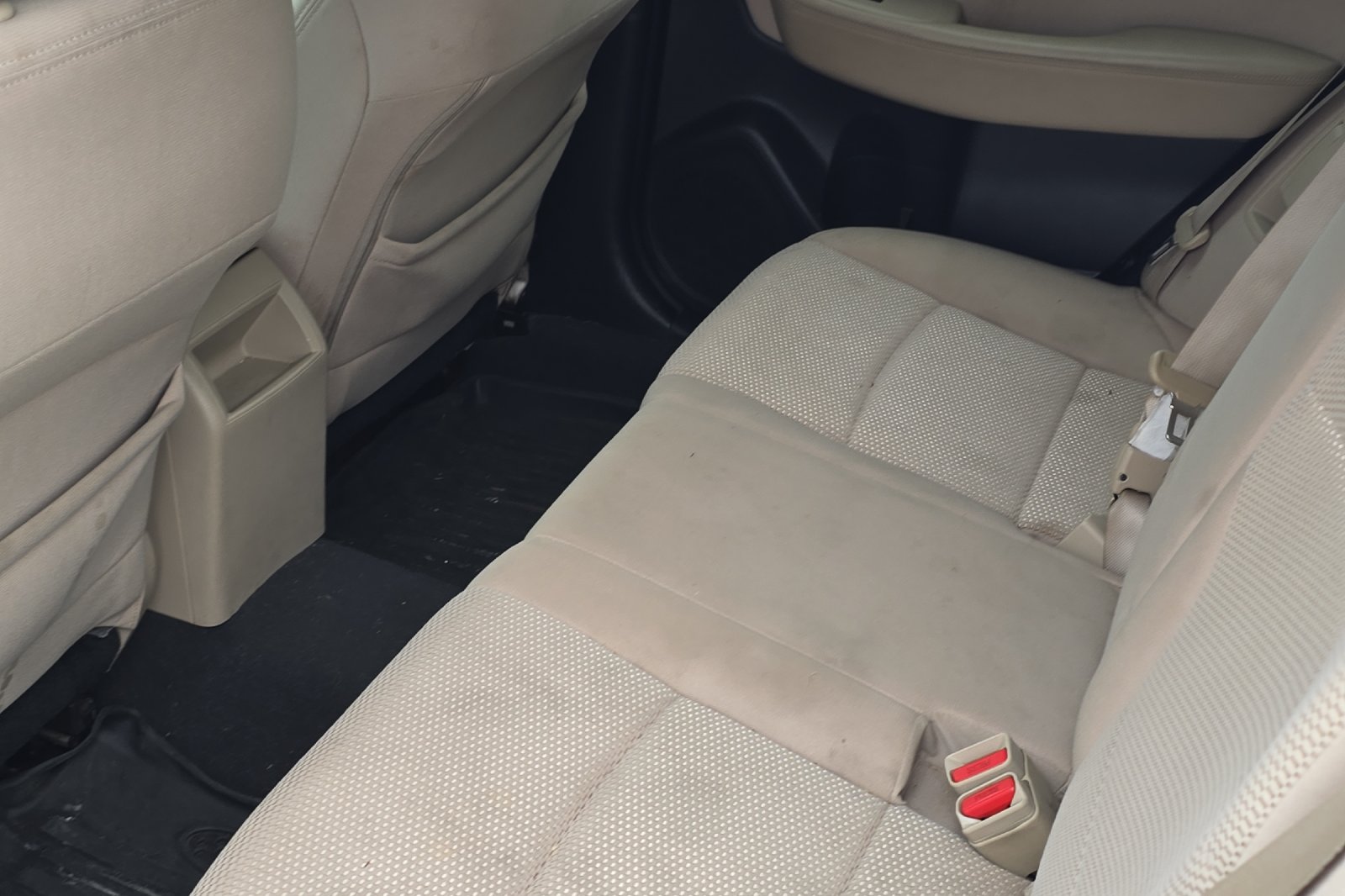 Used 2017 Gray Subaru 2.5i Premium image 8