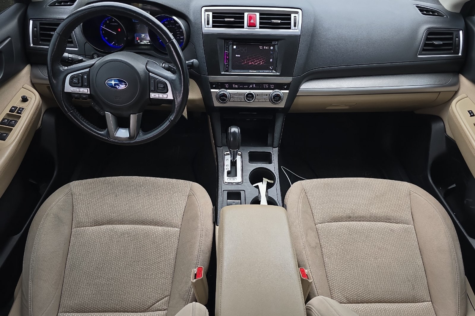 Used 2017 Gray Subaru 2.5i Premium image 9