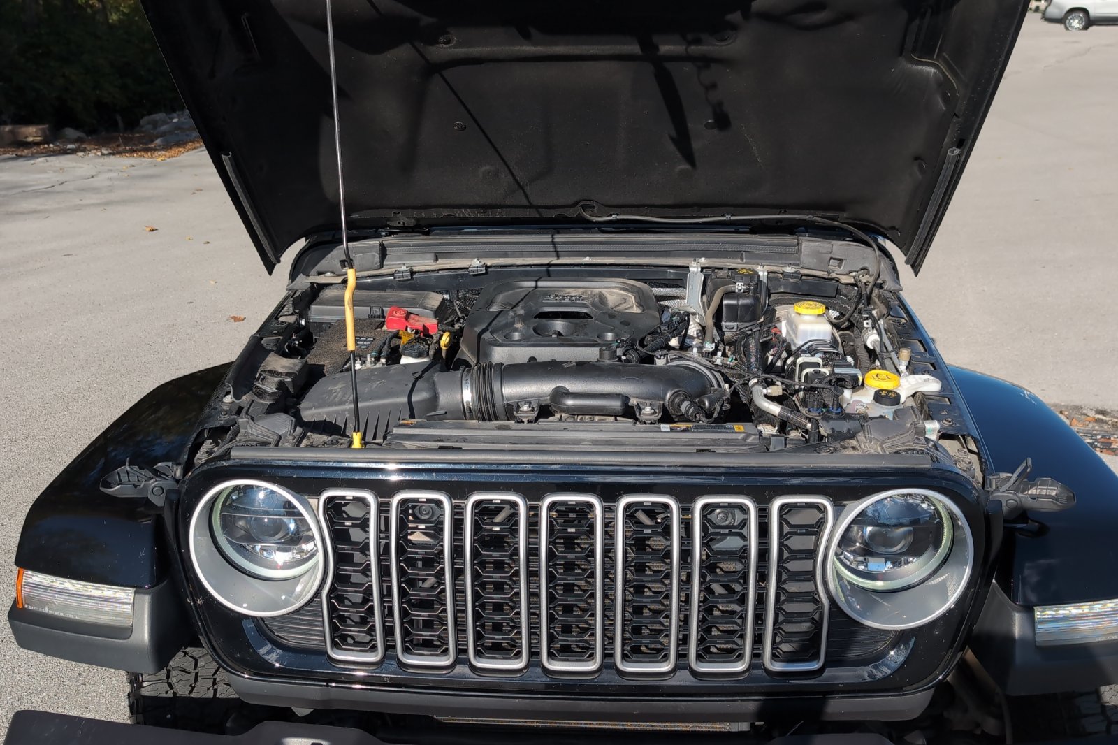 Used 2024 Black Jeep Sahara image 29