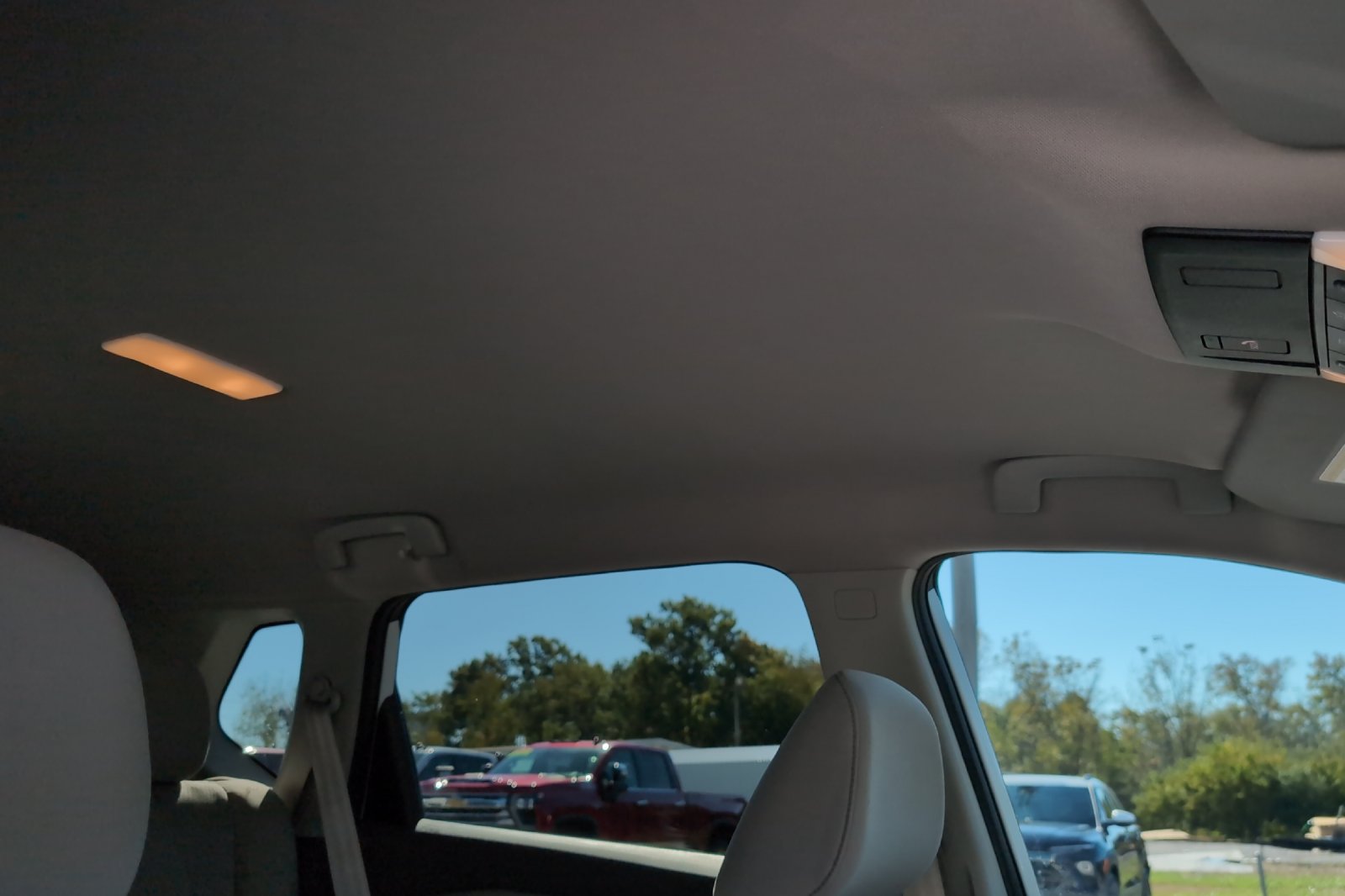 Used 2025 White Nissan SV image 18