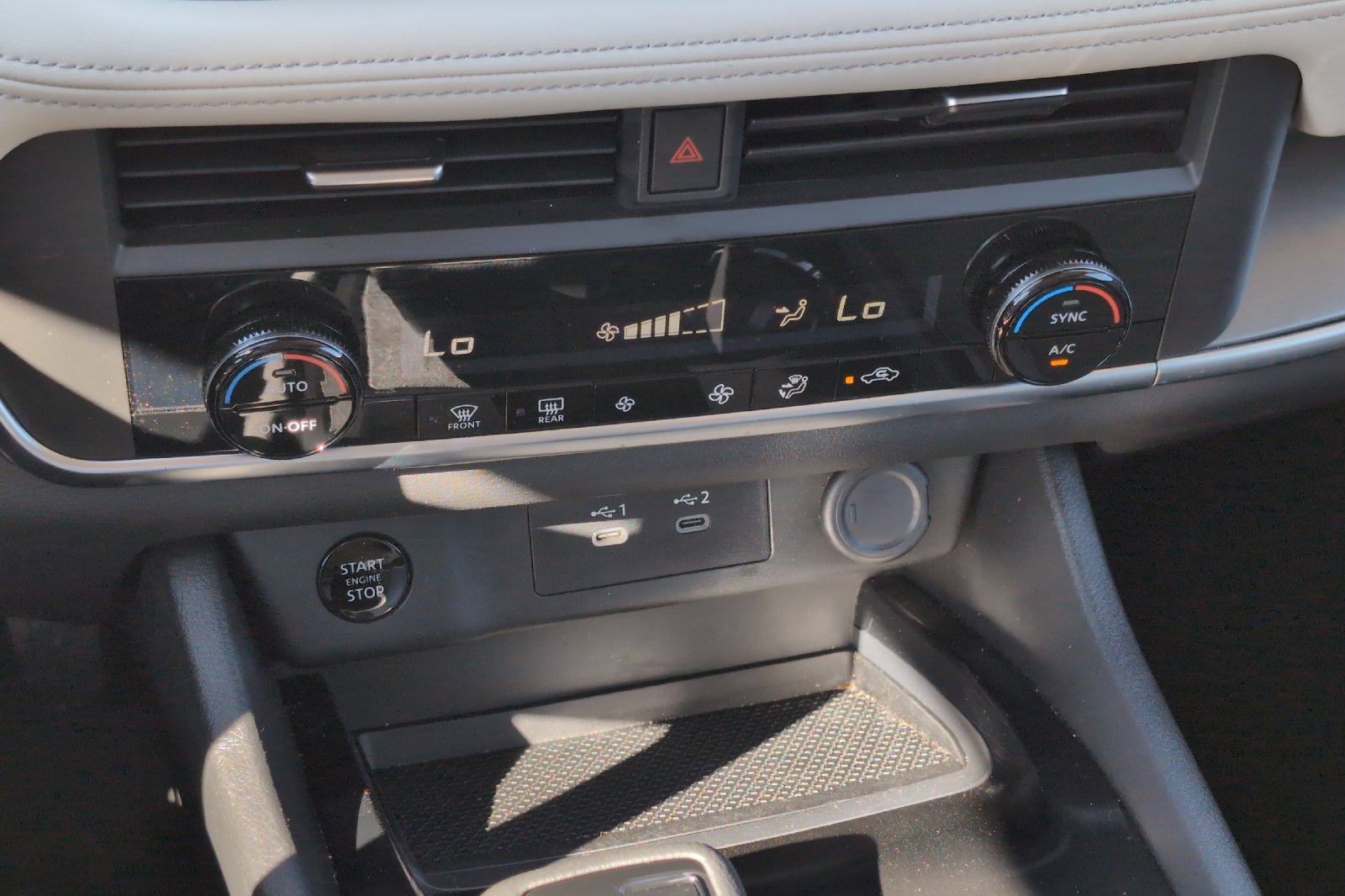 Used 2025 White Nissan SV image 21