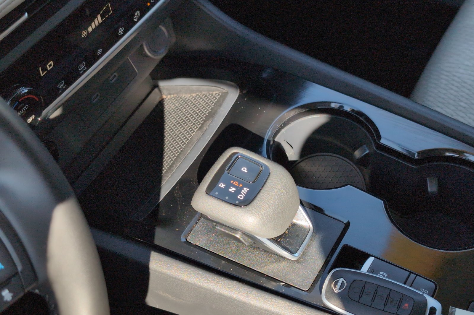 Used 2025 White Nissan SV image 22