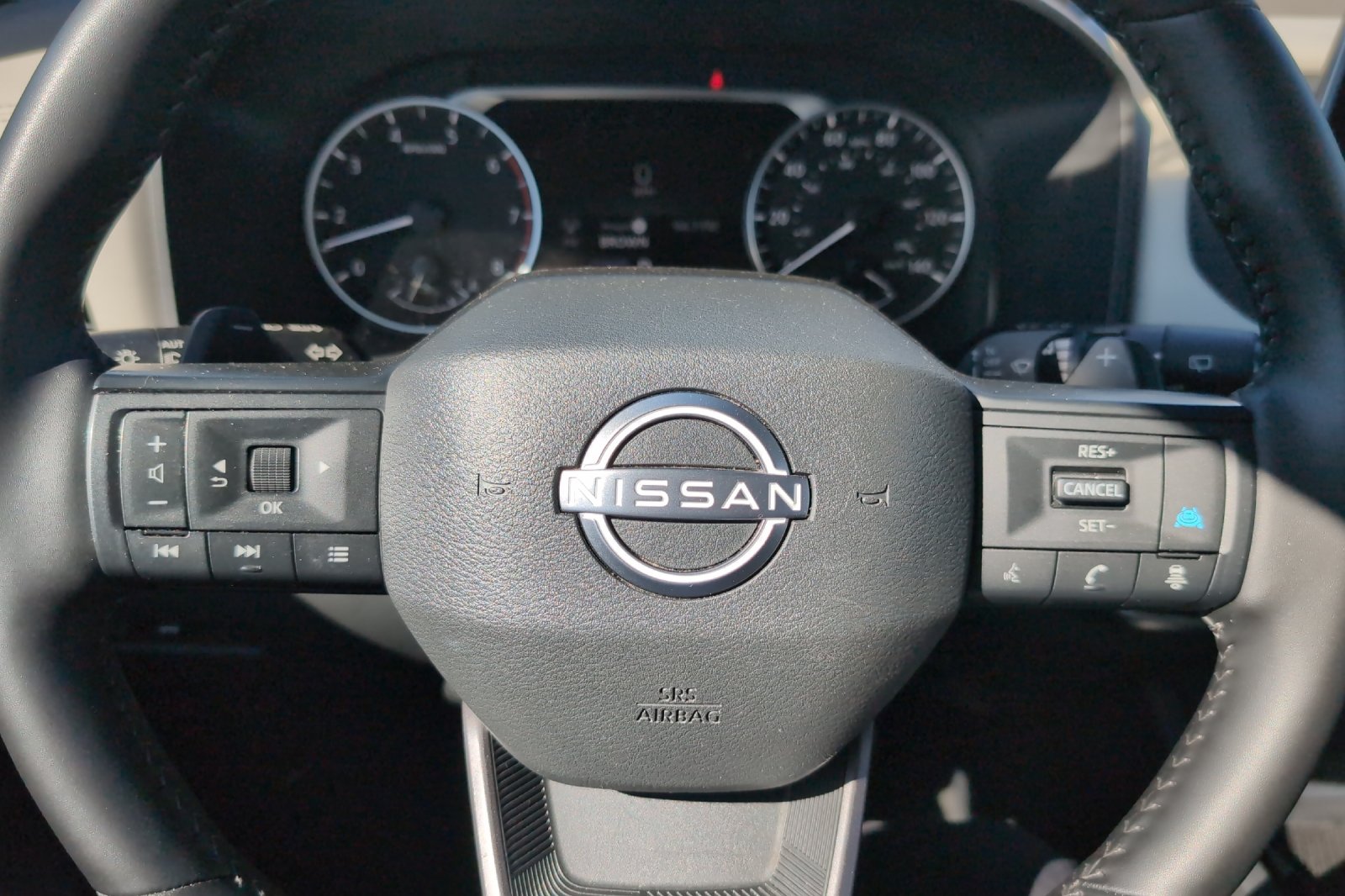 Used 2025 White Nissan SV image 24