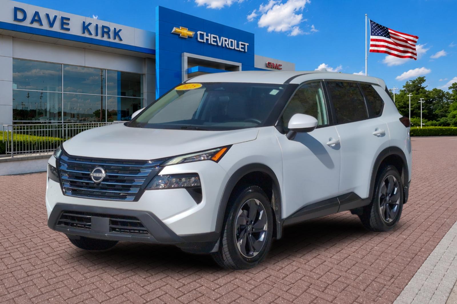 Used 2025 White Nissan SV image 7