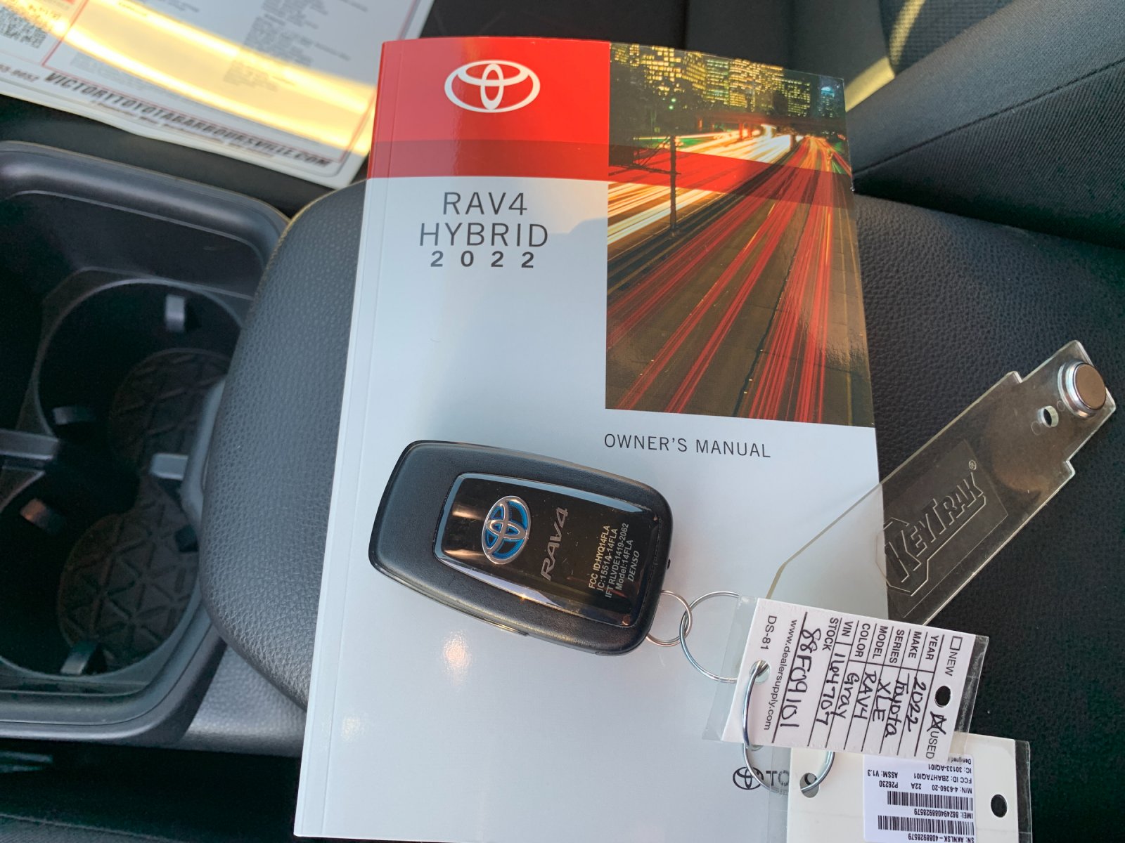 Certified Used 2022 Gray Toyota XLE image 9