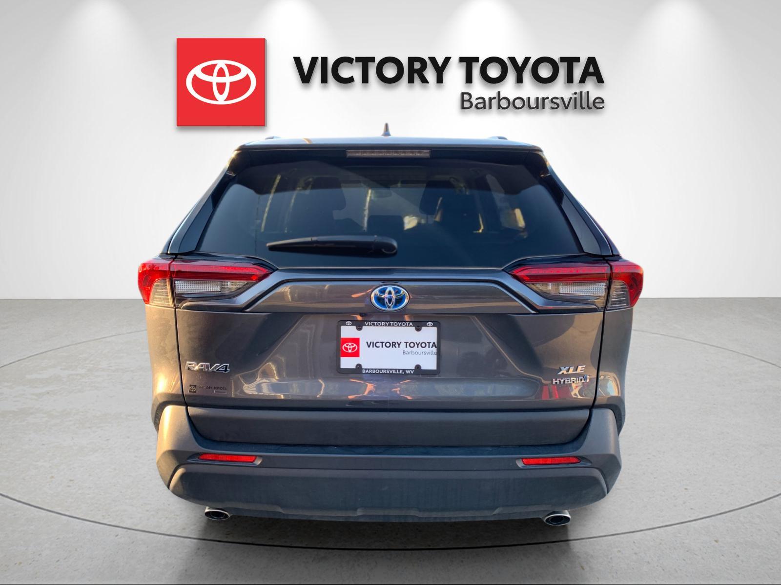 Certified Used 2022 Gray Toyota XLE image 4