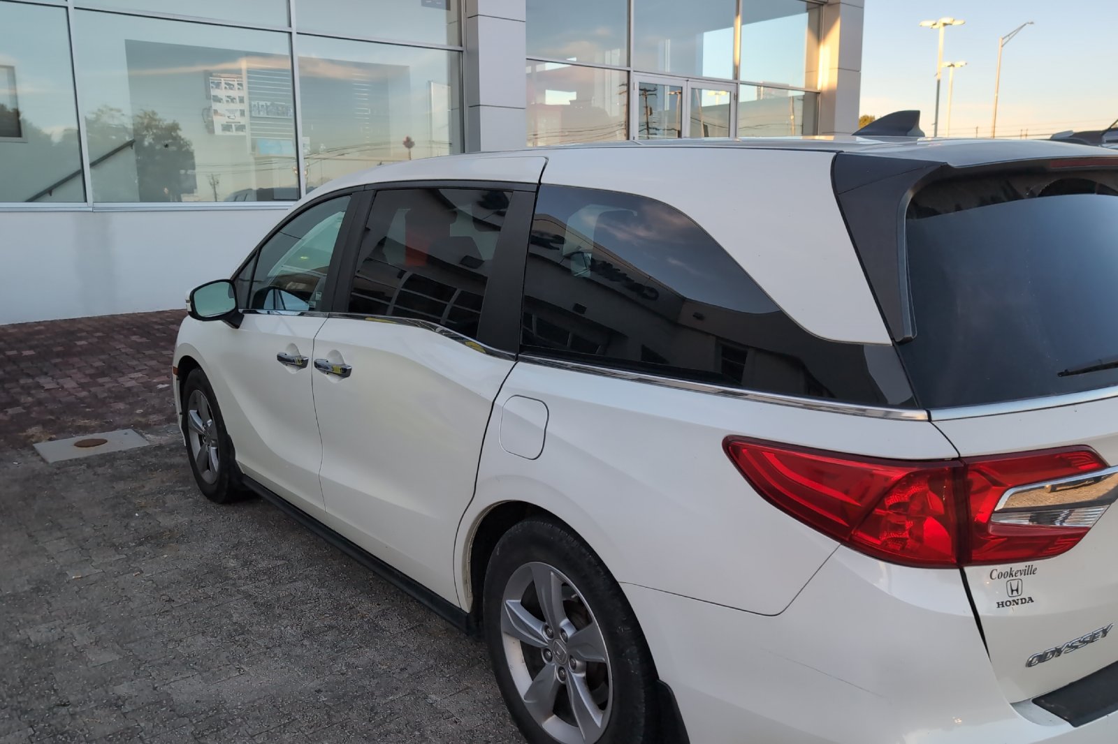 Used 2019 White Honda EX-L image 9