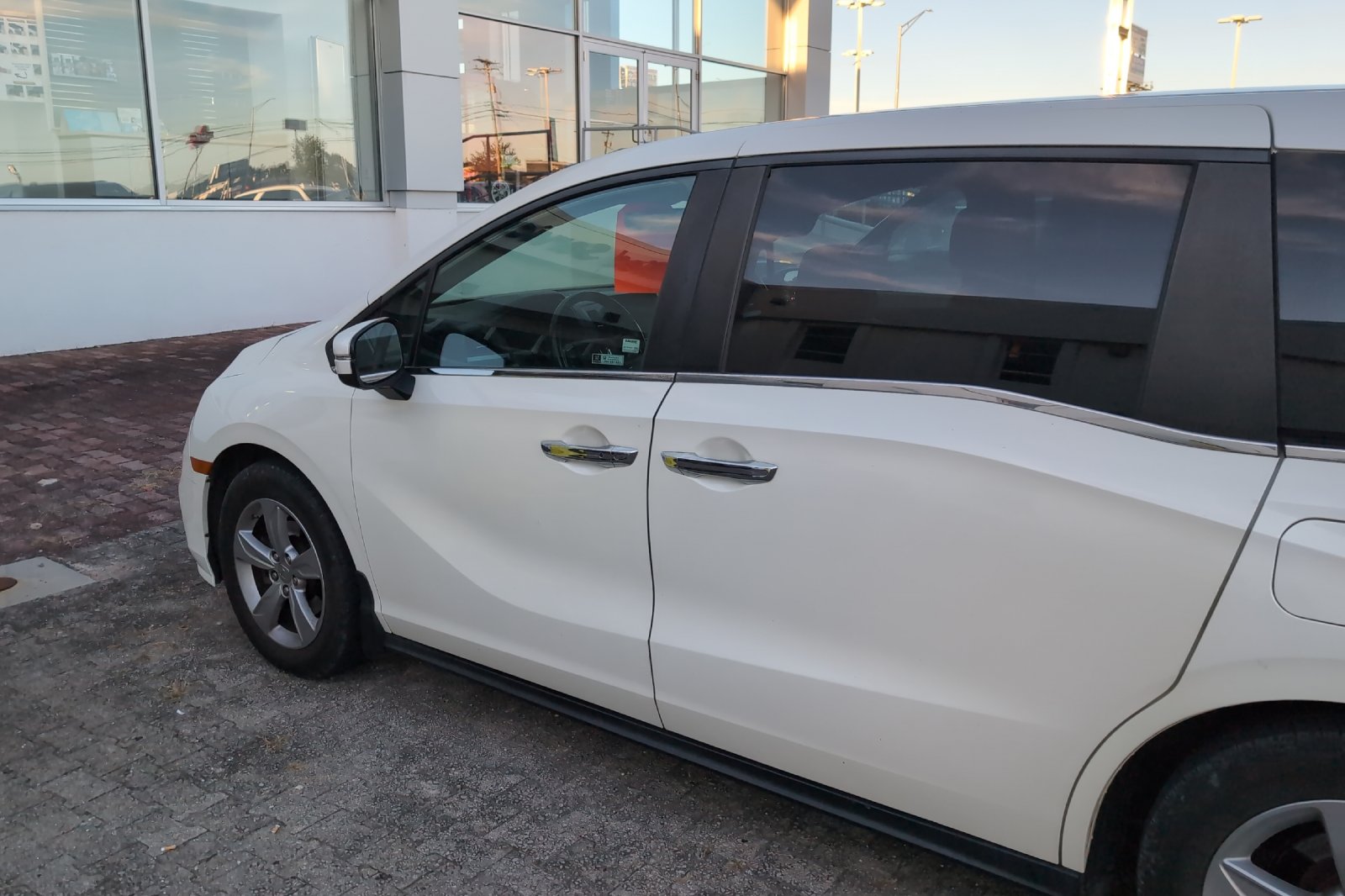 Used 2019 White Honda EX-L image 11