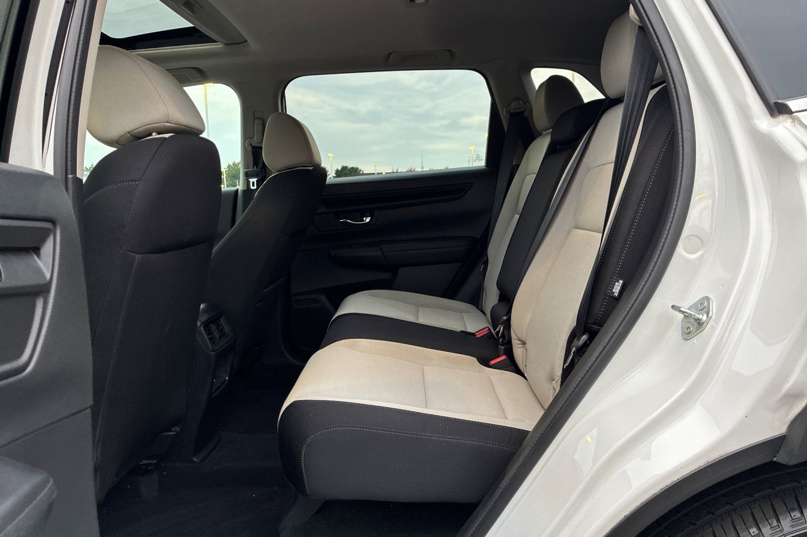 Used 2024 Platinum White Pearl Honda EX image 15