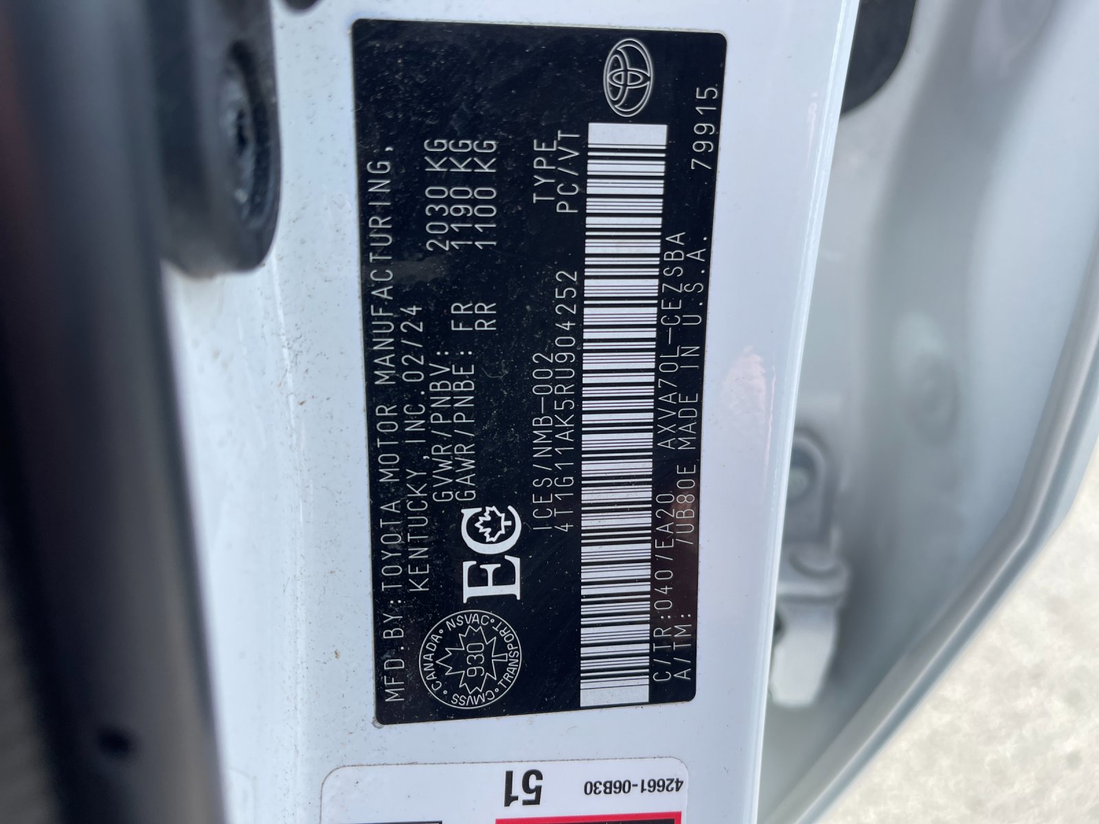Used 2024 White Toyota SE image 33