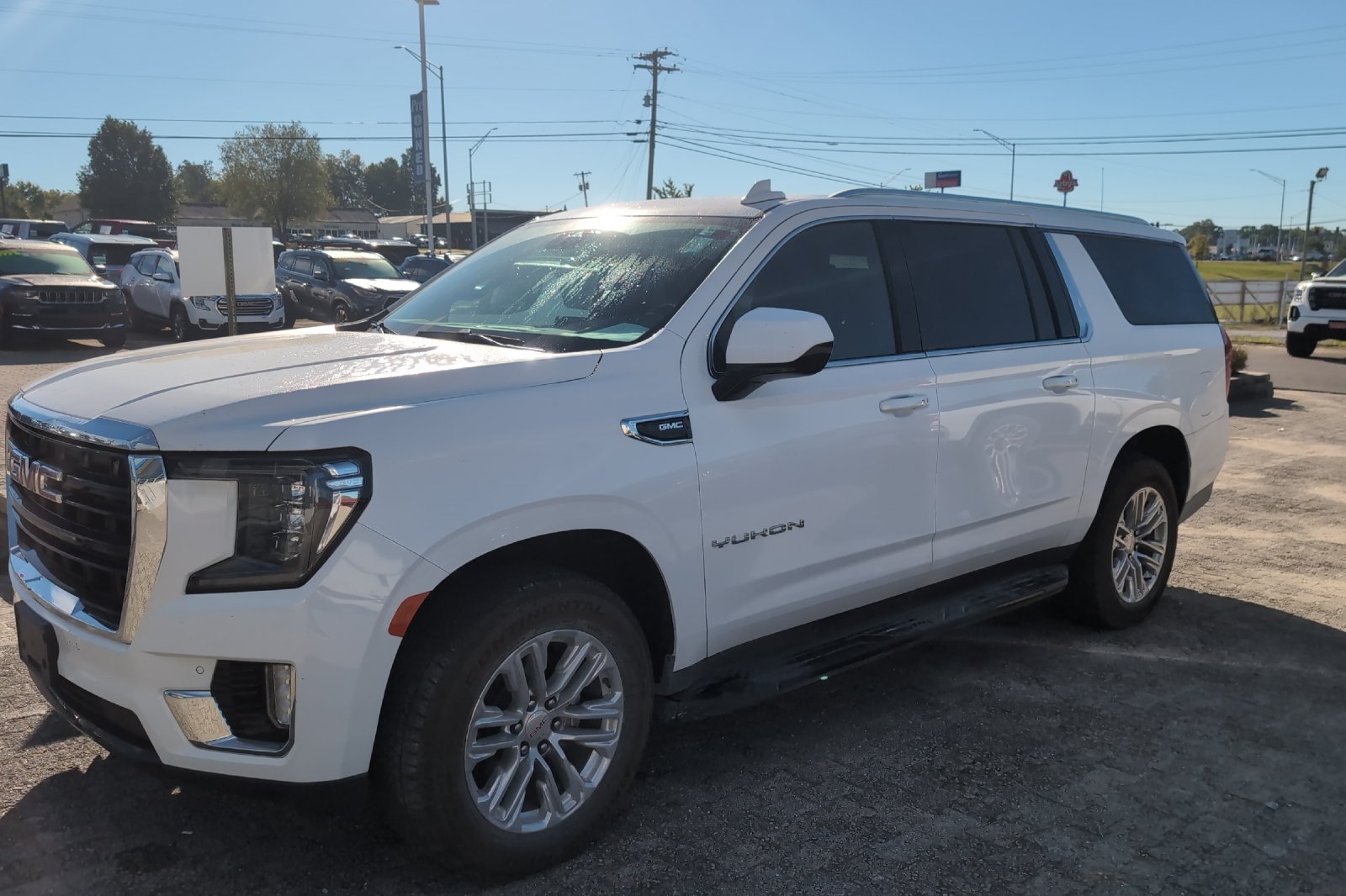 Used 2023 White GMC SLE image 11