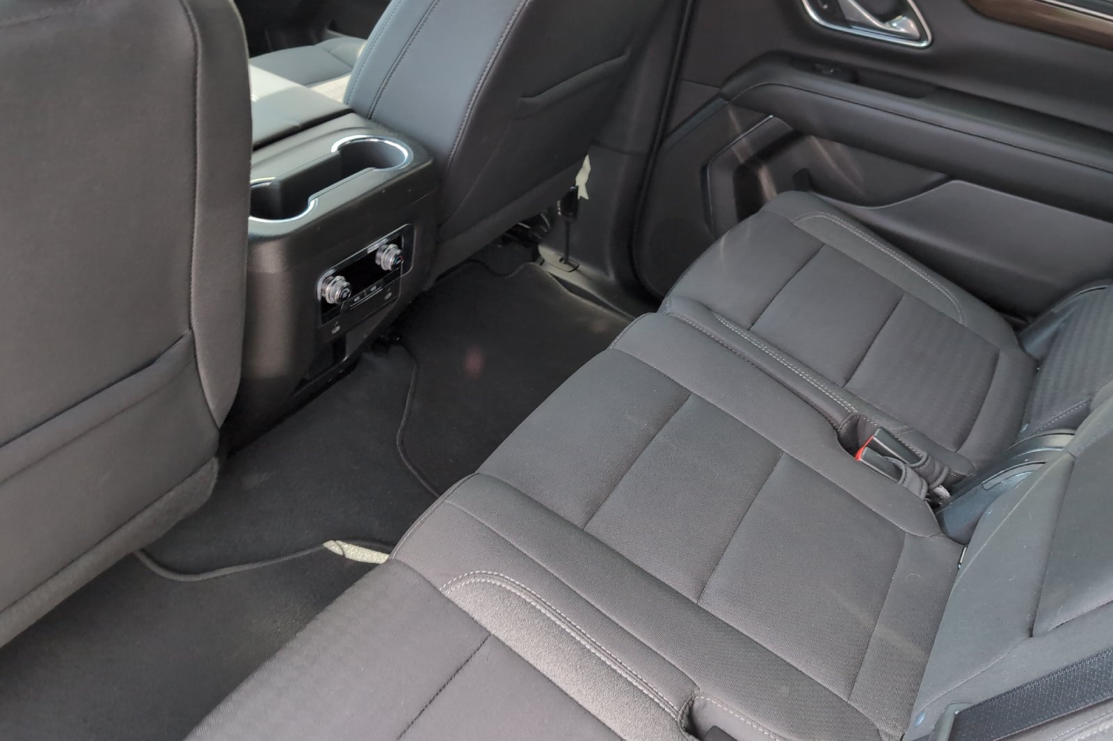 Used 2023 White GMC SLE image 13