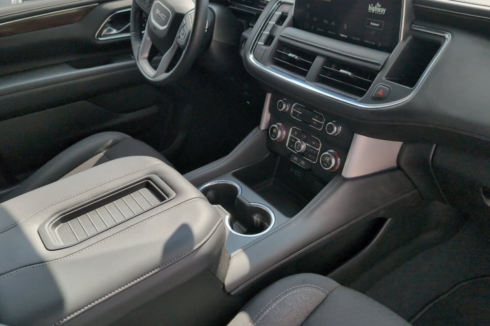 Used 2023 White GMC SLE image 18