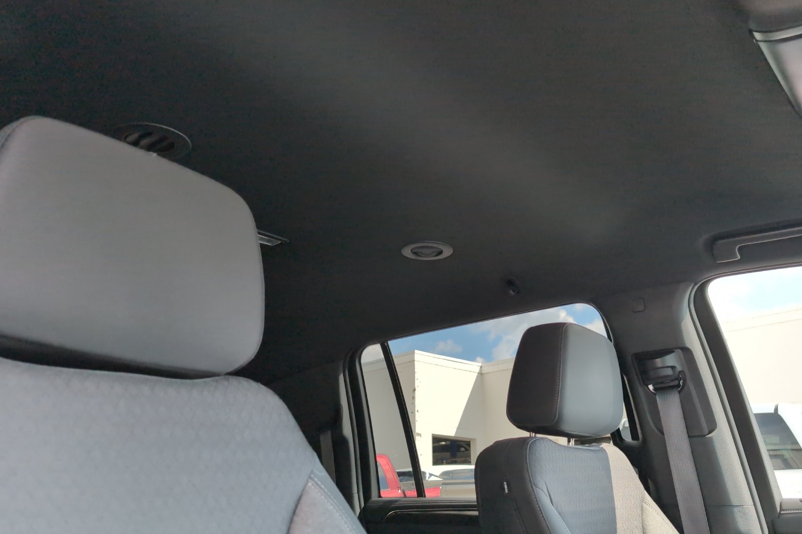 Used 2023 White GMC SLE image 19