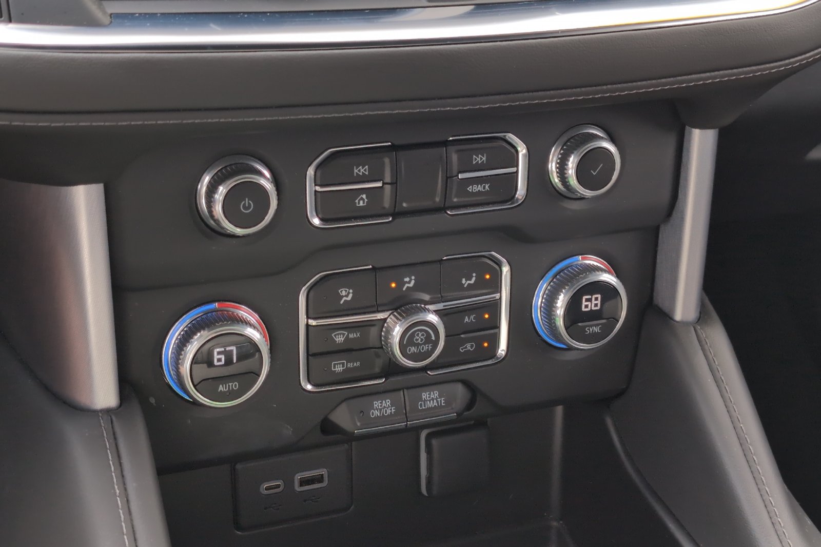 Used 2023 White GMC SLE image 23