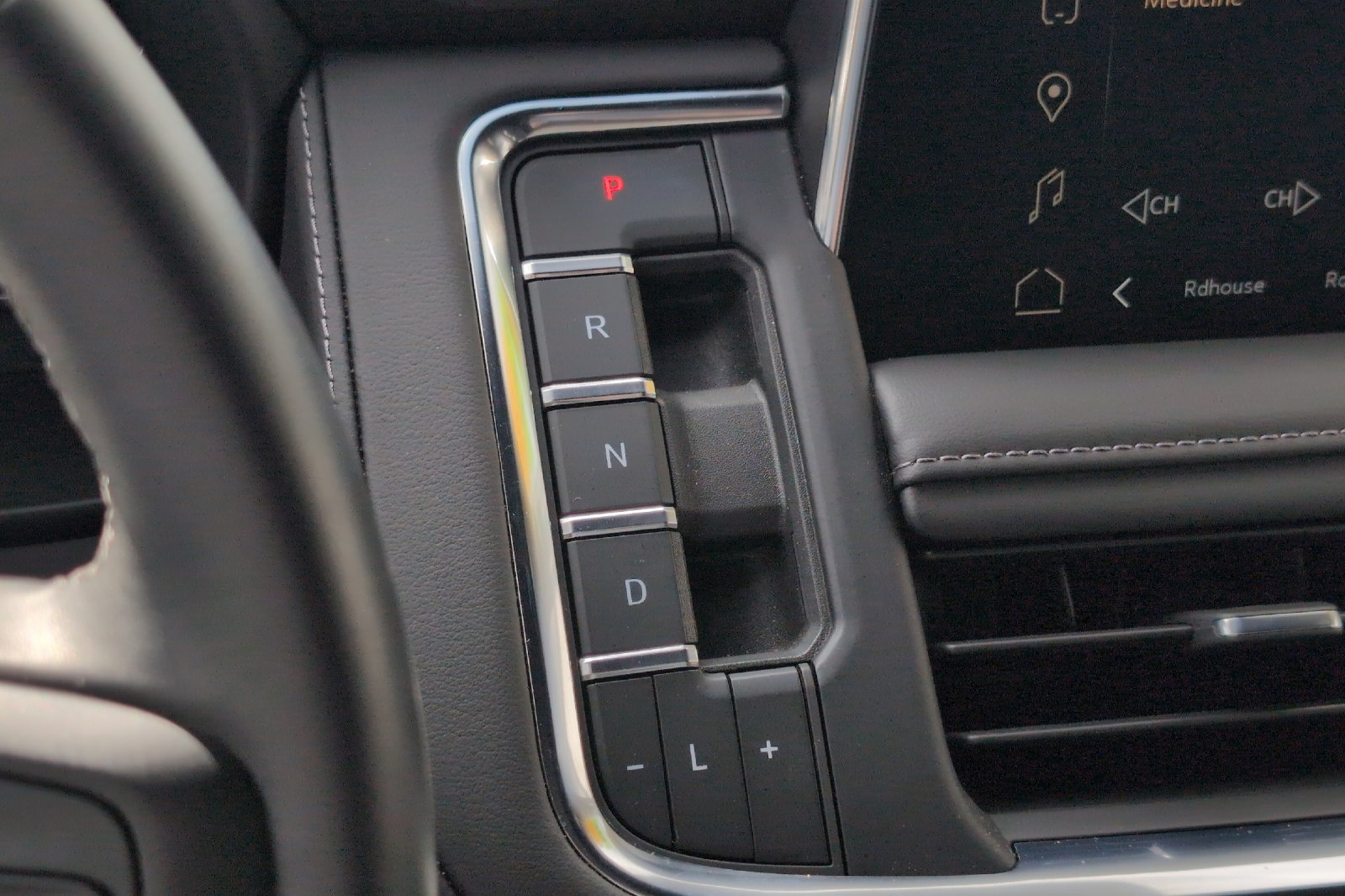 Used 2023 White GMC SLE image 24