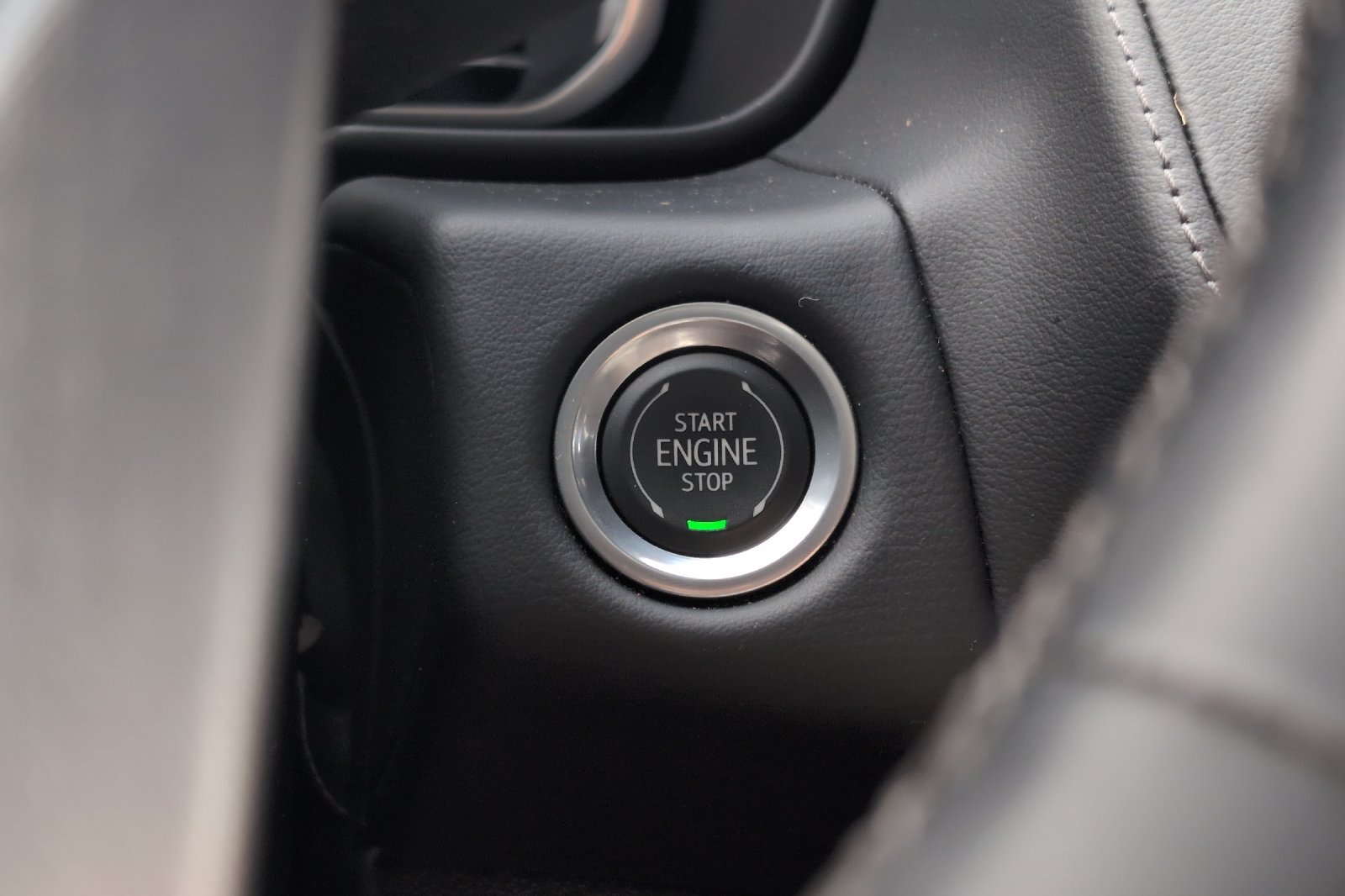 Used 2023 White GMC SLE image 25