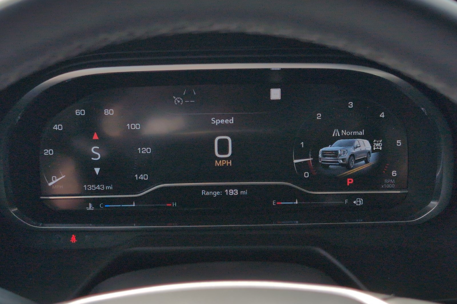 Used 2023 White GMC SLE image 27