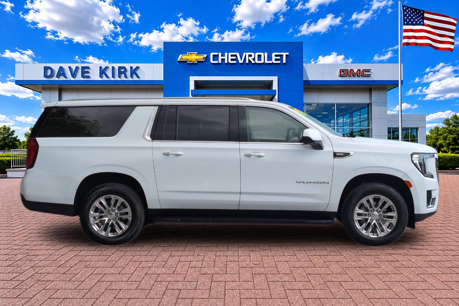 Used 2023 White GMC SLE image 2