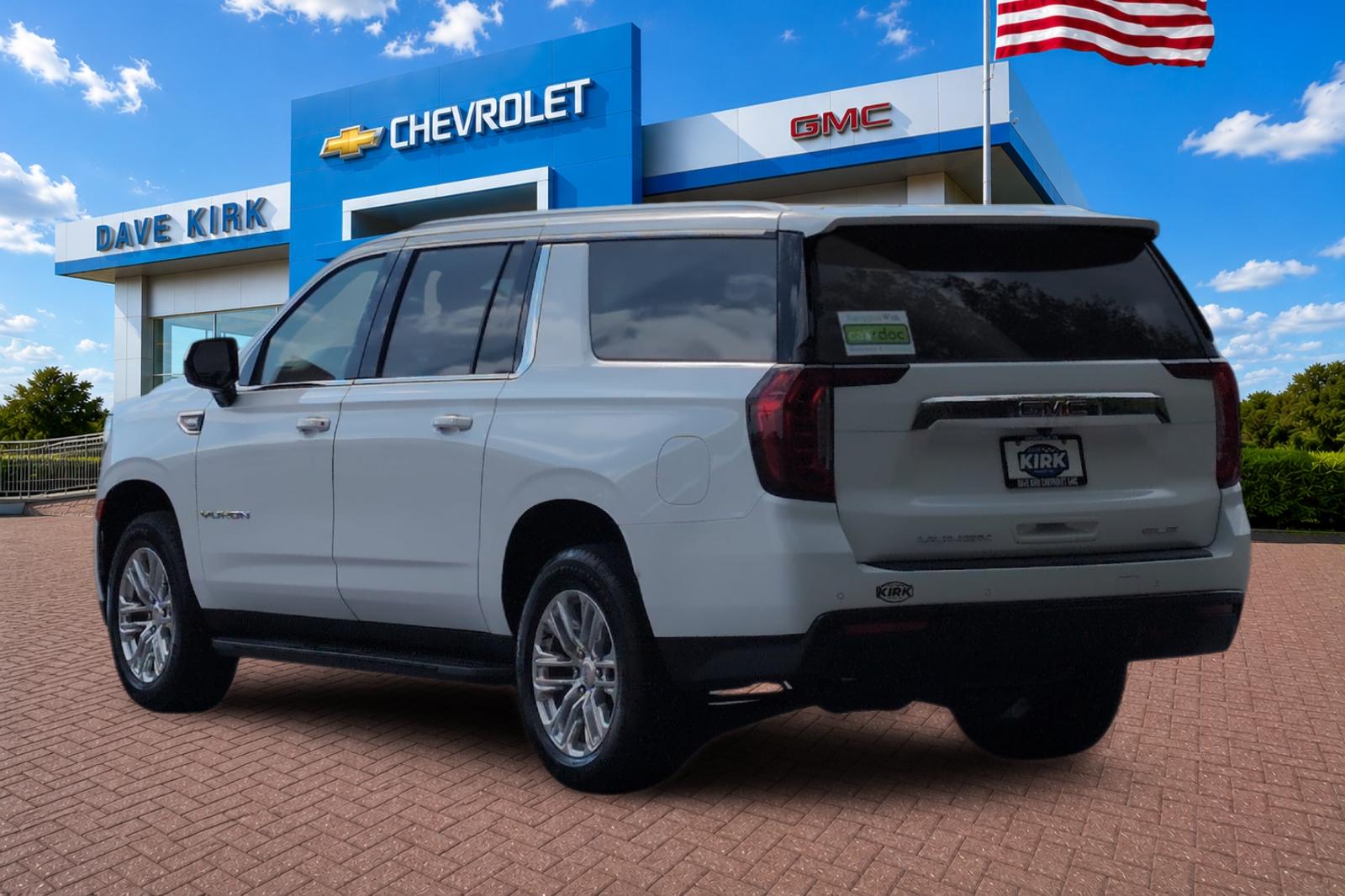 Used 2023 White GMC SLE image 5