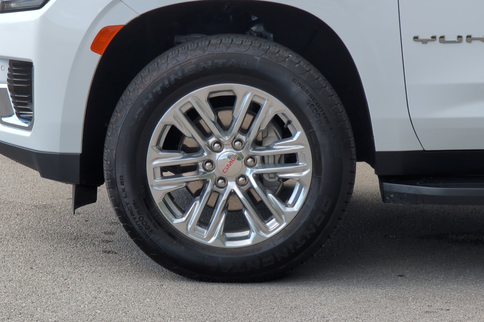 Used 2023 White GMC SLE image 29