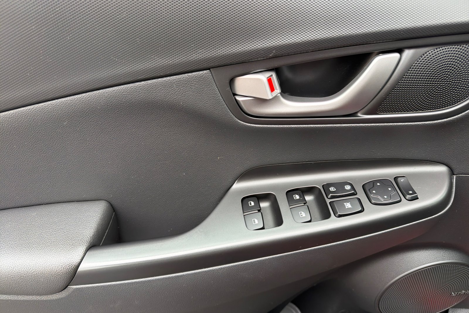 Used 2019 Red Hyundai Ultimate image 8