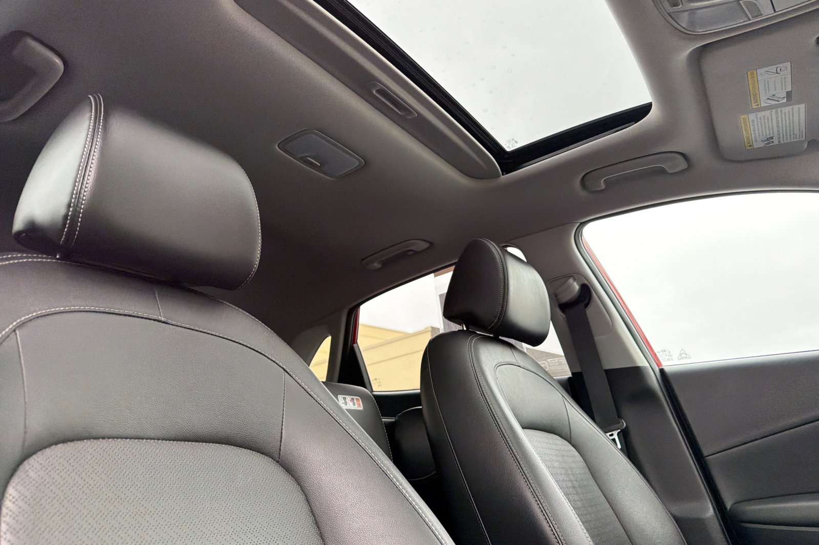 Used 2019 Red Hyundai Ultimate image 14