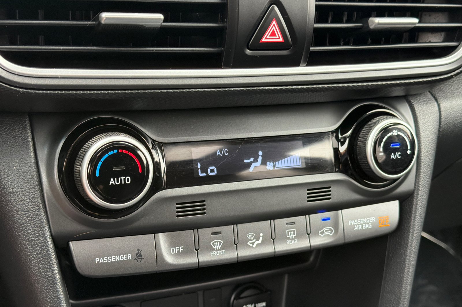 Used 2019 Red Hyundai Ultimate image 18