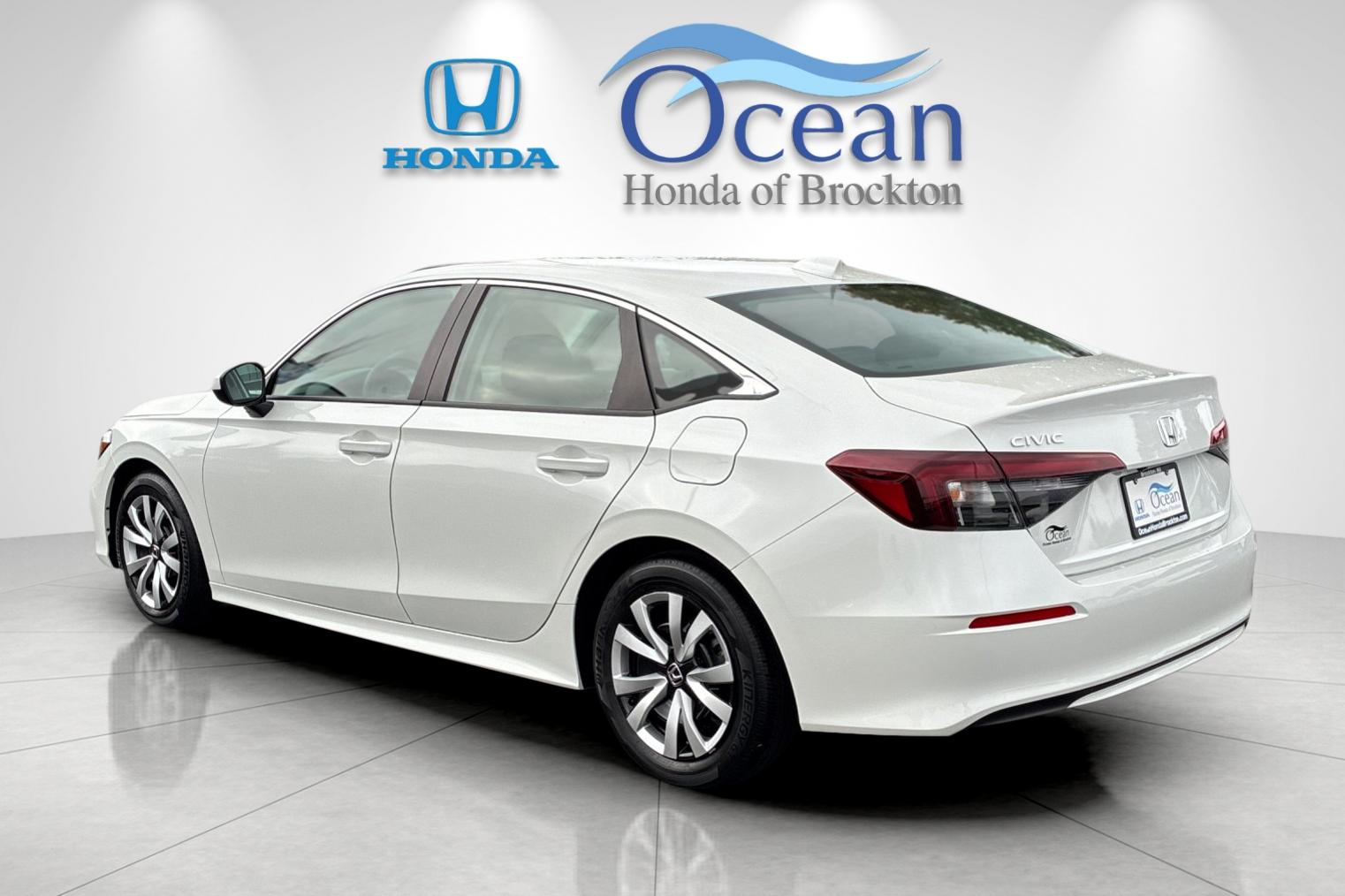 Used 2025 Platinum White Pearl Honda LX image 5