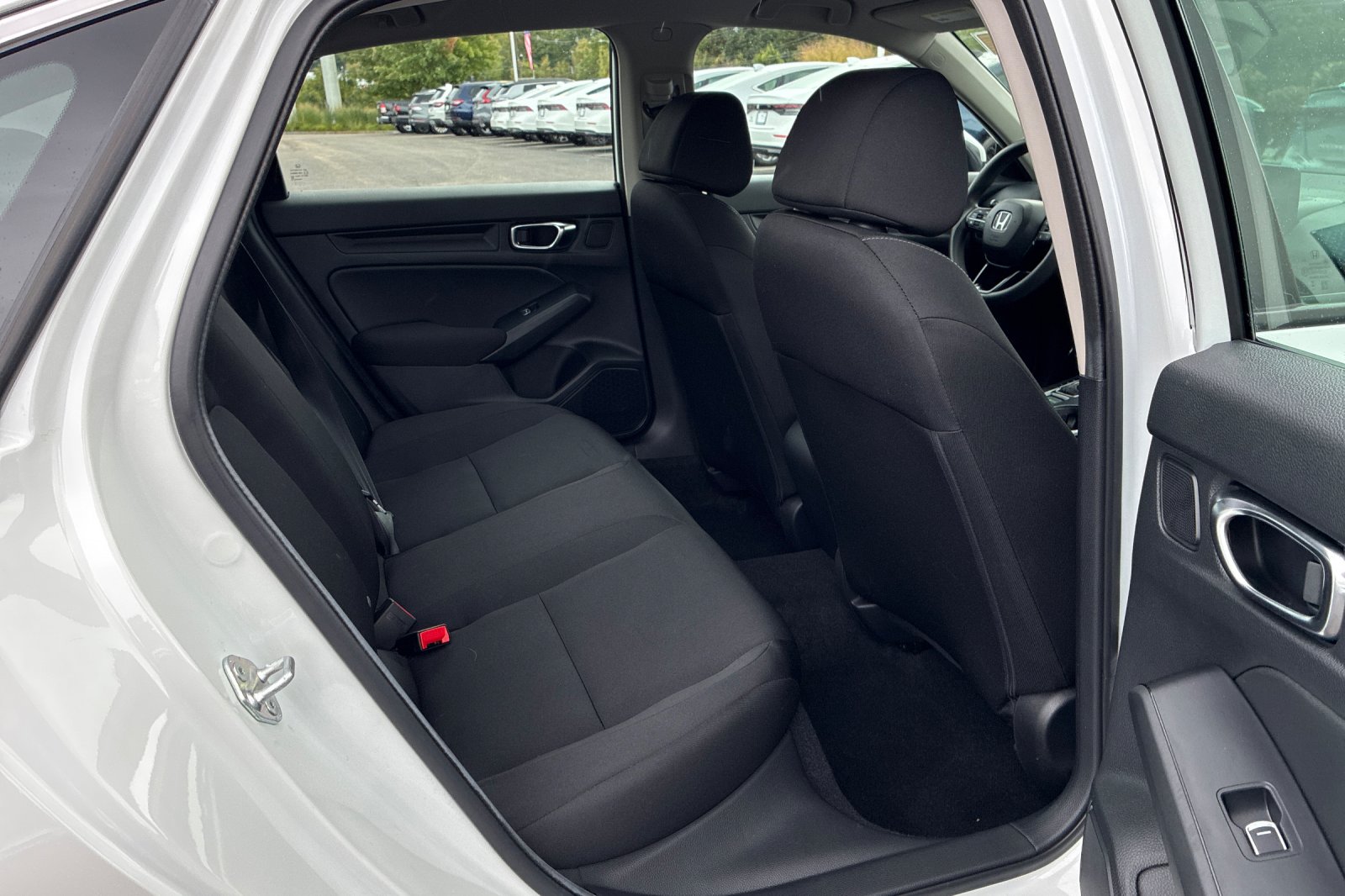 Used 2025 Platinum White Pearl Honda LX image 18