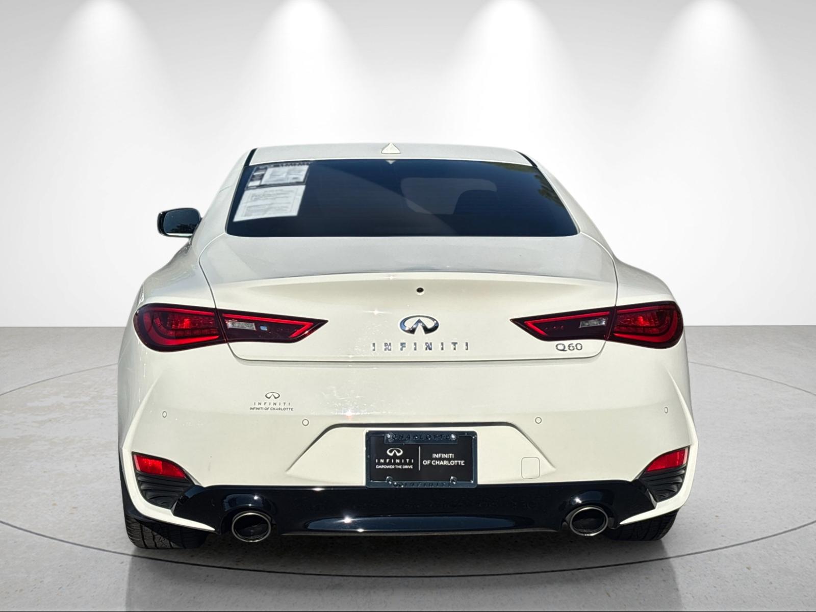 Certified Used 2022 Pure White INFINITI LUXE image 4