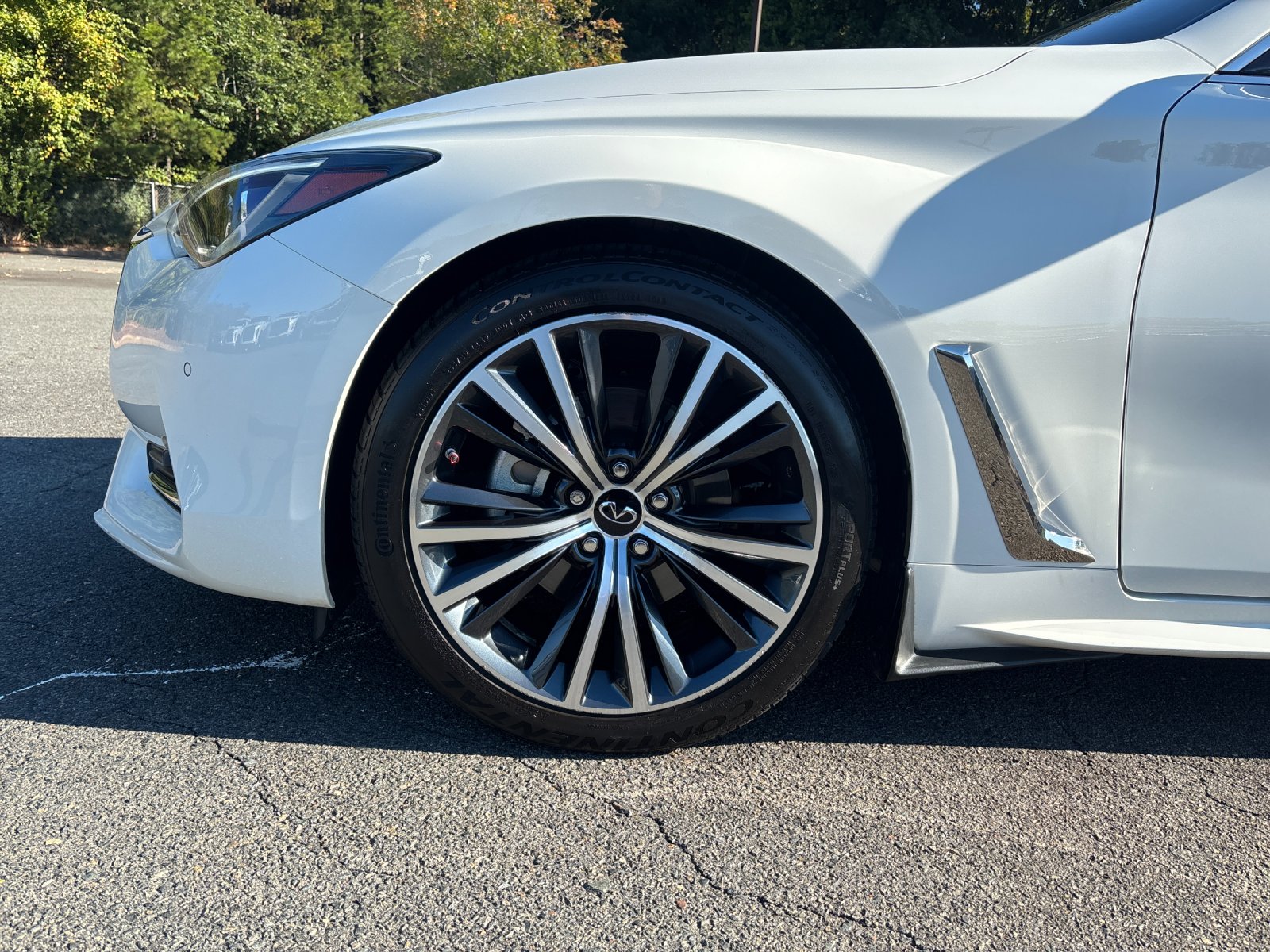 Certified Used 2022 Pure White INFINITI LUXE image 10