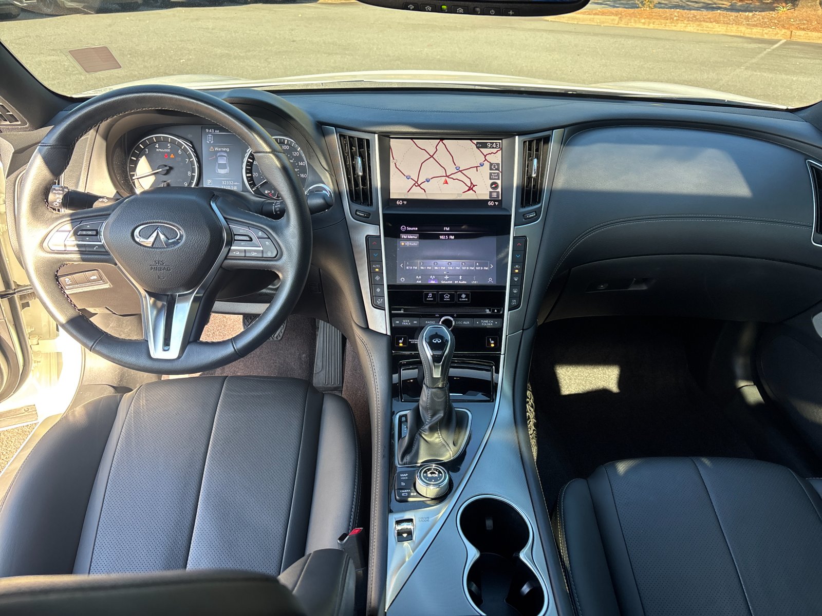 Certified Used 2022 Pure White INFINITI LUXE image 33