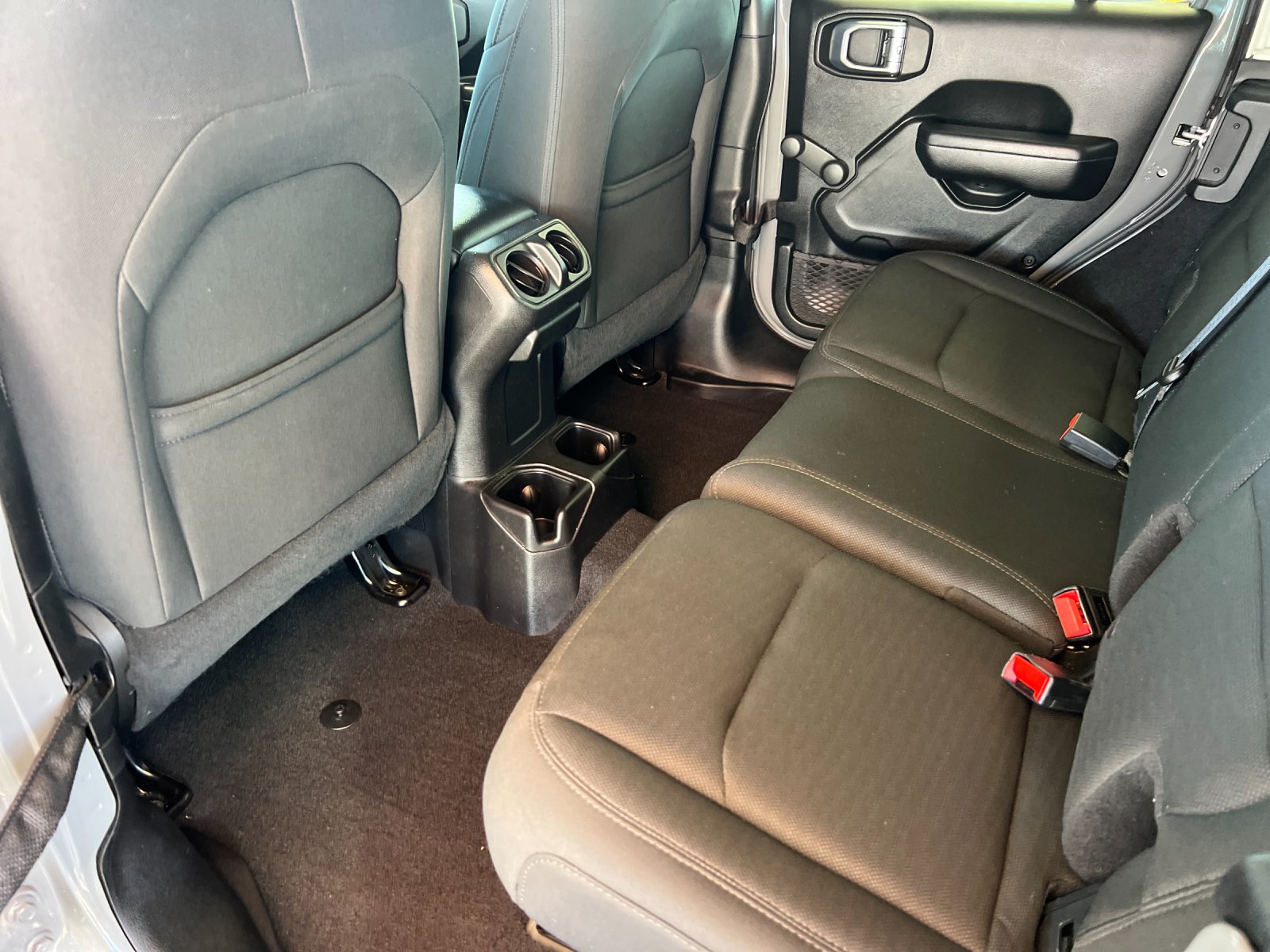 Used 2018 Gray Jeep Unlimited Sport image 11