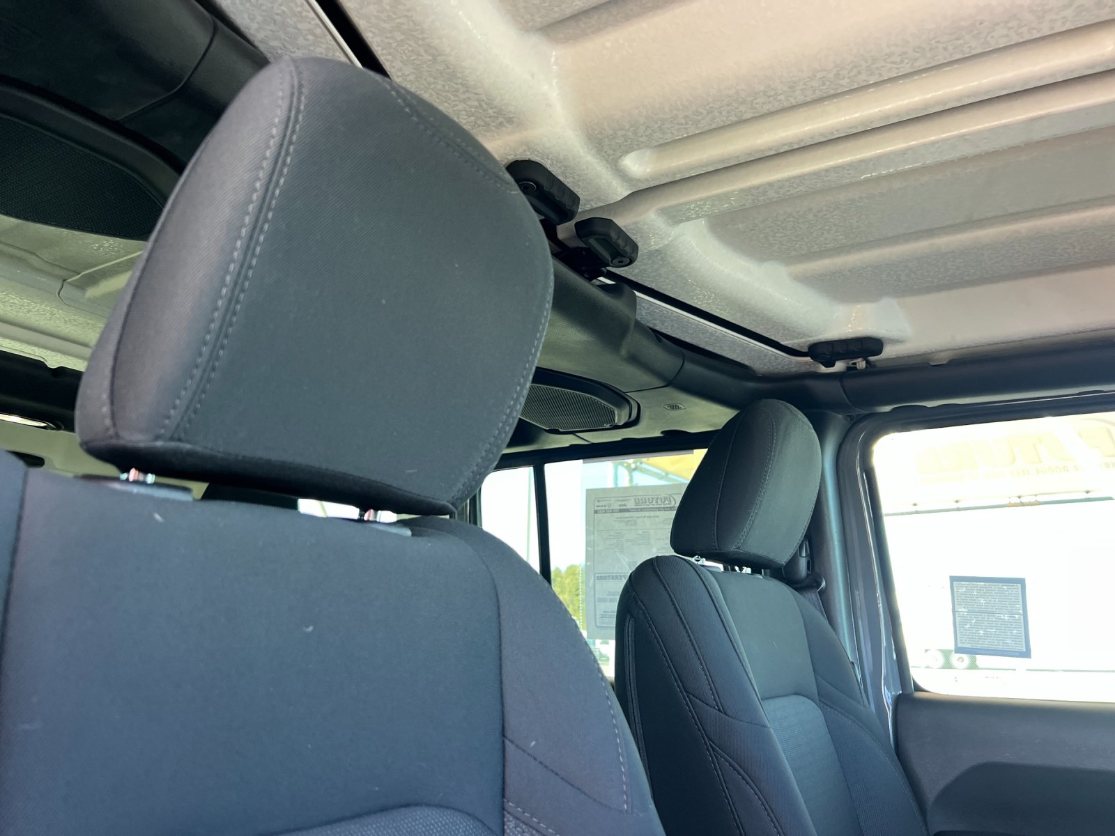 Used 2018 Gray Jeep Unlimited Sport image 15