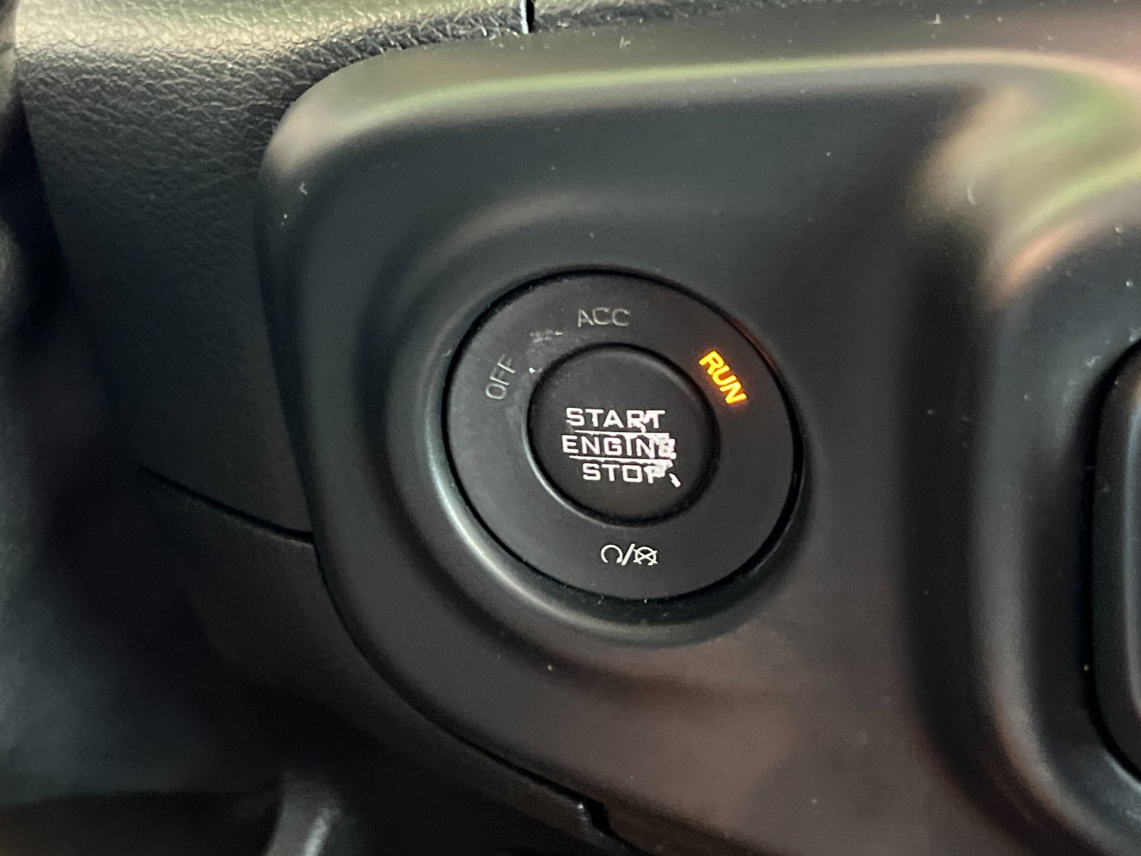 Used 2018 Gray Jeep Unlimited Sport image 20