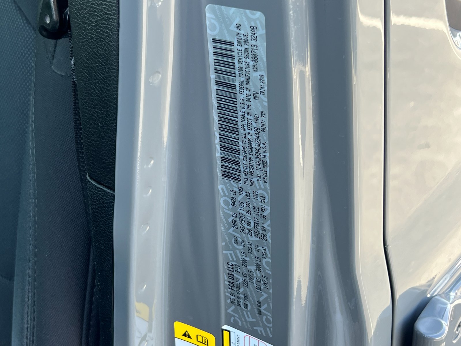 Used 2018 Gray Jeep Unlimited Sport image 24