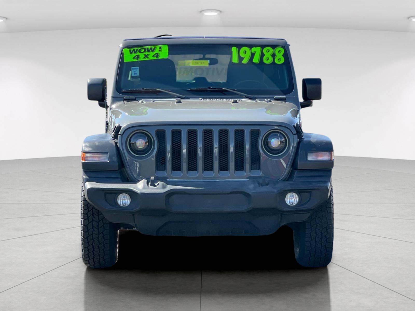 Used 2018 Gray Jeep Unlimited Sport image 8