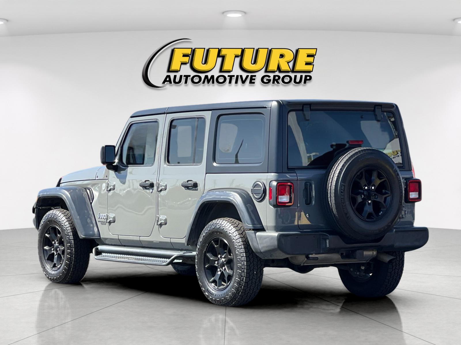 Used 2018 Gray Jeep Unlimited Sport image 5